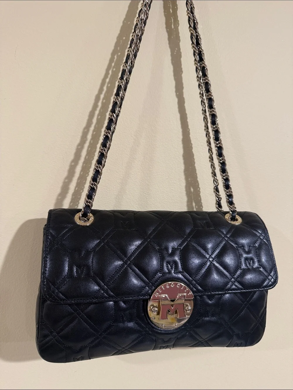 MetroCity Black Quilted Crossbody Bag MetroCity shoulder bag Signature Lock